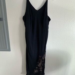 Elegant Black Midi Dress with Embroidered Floral Design